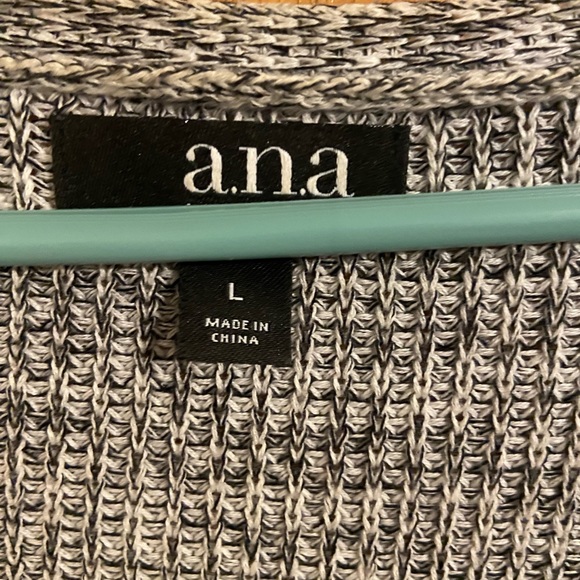 Selling a sweater from ana. Size L - Picture 2 of 3